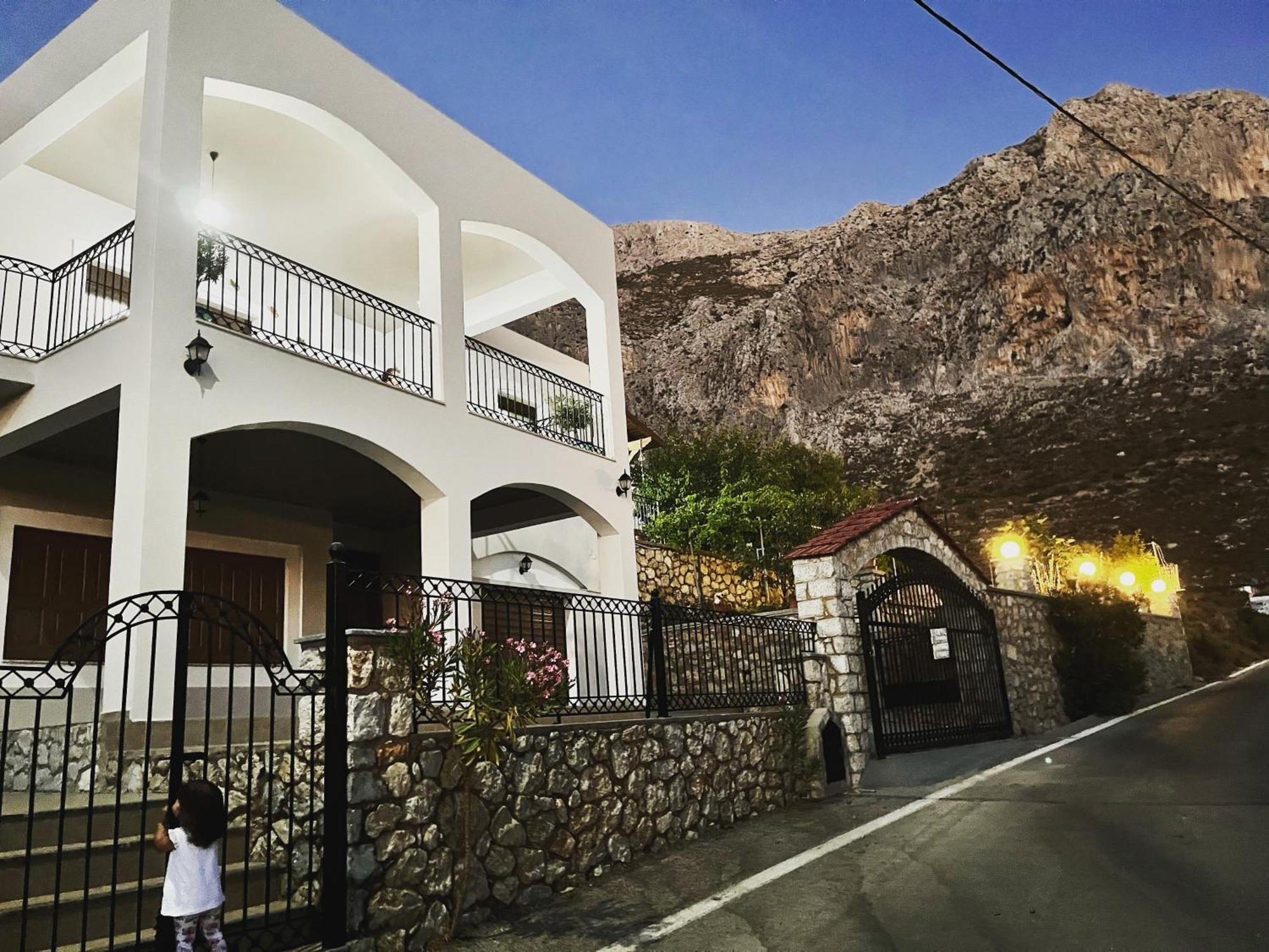 Villa-Skalia / Kalymnos House Экстерьер фото